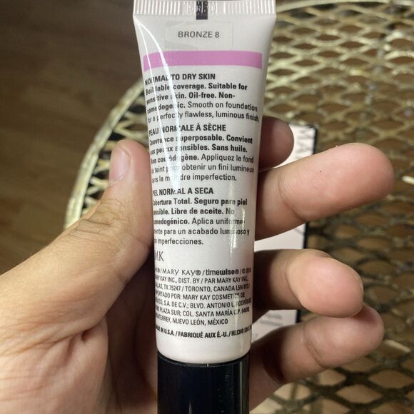 Mary Kay TimeWise Luminous-Wear Liquid Foundation BRONZE 8 038772 NEW OLD STOCK - Picture 3 of 4